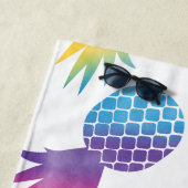 熱帯ブルーレインボーパイナップルパーソナライズされた ビーチタオル (インサイチュ)