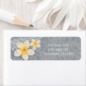 熱帯プルメリアフラワーグレーイエローサマーパーティー ラベル (インサイチュ)