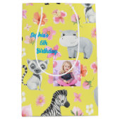 熱帯ベビーアニマル抱き枕子供へ誕生日 ミディアムペーパーバッグ (正面)