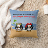 熱帯ペンギンのカップルのフラの海賊島のビーチ クッション (ブランケット)