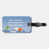 熱帯ペンギンのカップルのフラの海賊島のビーチ ラゲッジタグ (裏面横)