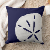 熱帯ホワイトサンドドルオンネイビーブルービーチ クッション (ブランケット)