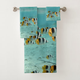 熱帯ボラボラ湖で魚を追うサメ バスタオルセット