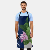 熱帯メディニラピンク花瓶ダークブルー エプロン (着用した状態)