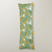 熱帯モダンバナナの緑のパターン ボディピロー (裏面 (縦))