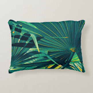 熱帯ヤシの葉のテクスチャ背景、ストライプのの  アクセントクッション
