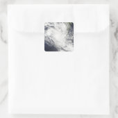 熱帯低気圧ファミリーがマダガスカル上空を飛行する スクエアシール (バッグ)