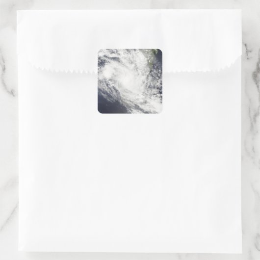 熱帯低気圧ファミリーがマダガスカル上空を飛行する スクエアシール (バッグ)