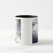 熱帯低気圧ファミリーがマダガスカル上空を飛行する マグカップ (中央)