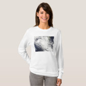 熱帯低気圧ファミリーがマダガスカル上空を飛行する Tシャツ (正面フル)