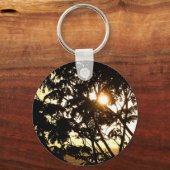 熱帯写真：木の間の夕日 キーホルダー (正面)