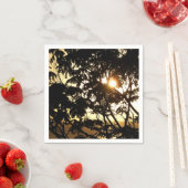 熱帯写真：木の間の夕日 スタンダードカクテルナプキン (インサイチュ)