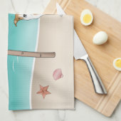 熱帯夏のビーチで子犬と白いイギー犬 キッチンタオル (四つ折り)