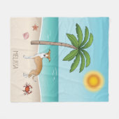 熱帯夏のビーチで子犬と白いイギー犬 フリースブランケット (正面(横))