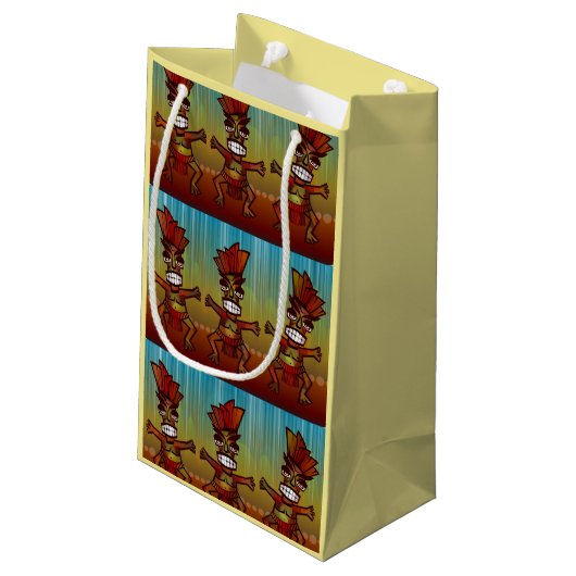 熱帯夏のビーチを踊るTiki小屋の人の島 スモールペーパーバッグ (裏面アングル)