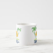 熱帯島のビーチ風景。ヤシのアウトライン エスプレッソカップ (正面)