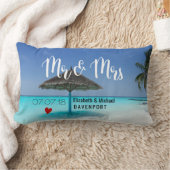 熱帯性ビーチ(茅葺き傘結婚) ランバークッション (ブランケット)