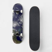 熱帯性低気圧カティア、リー、マリア、ネイト。 スケートボード (正面)