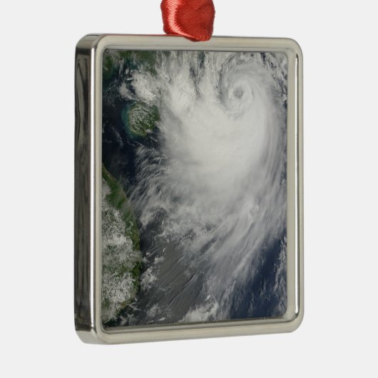 熱帯性嵐Koppu近くの上陸 メタルオーナメント (右)