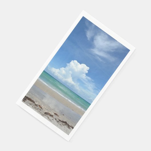 熱帯海沿岸を流れる嵐の雲 (コーナー)