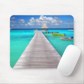 熱帯礁湖のボートが付いている突堤 マウスパッド (マウス)
