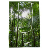 熱帯緑の熱帯雨林の天蓋を通る日光 ミディアムペーパーバッグ (裏面)