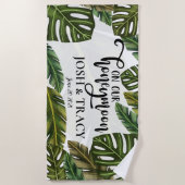 熱帯葉のパーソナライズされた名はハネムーンギフト ビーチタオル (正面)