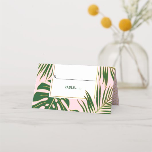 熱帯離れ緑のピンク結婚の折り曲げエスコート プレイスカード (正面)