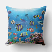 熱帯魚が海底を泳ぐ クッション (正面)