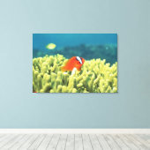 熱帯魚が群がるサンゴ礁 キャンバスプリント (インサイチュ (ウッドフロア))