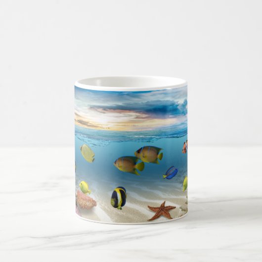 熱帯魚を使用した水中サンゴ礁 コーヒーマグカップ (中央)
