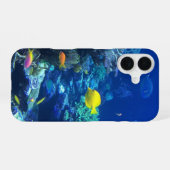 熱帯魚カラフルの水中写真 iPhone 16ケース (裏面横)