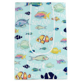 熱帯魚カラフルの海の生活と言葉デザイン ミディアムペーパーバッグ (裏面)