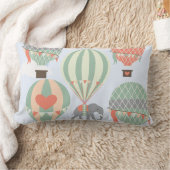 熱気の気球の上昇に乗っているかわいい象 ランバークッション (ブランケット)