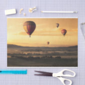 熱気は美しい自然の景色を風船のようにふくらませます 薄葉紙 (クラフト)