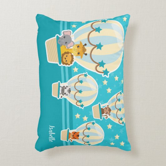 . .熱気球に飛んでいるうっとりするかわいいジャングル動物 アクセントクッション (正面(垂直))