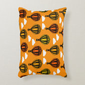 熱気球パターン（の模様が）ある球 アクセントクッション (正面(垂直))