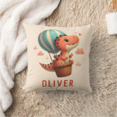 熱気球飛んでいるに乗ったかわいいディノ クッション (ブランケット)