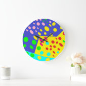 熱狂するでかわいい点のポットのデザインは紫系統を黄色にします ラージ壁時計 (ホーム)