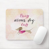 熱狂するなウインナー犬の女性 マウスパッド (マウス)