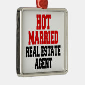 熱結婚した実在不動産業者 メタルオーナメント (右)