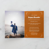 燃えたオレンジ色のエディな抽象芸術ブラシストローク写真 招待状 (内部)