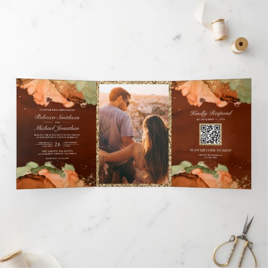 燃えたオレンジ色のセージ抽象芸術インクQRコー結婚ド 三つ折り招待状 (内部)