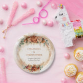 燃えたオレンジ色のテラコッタと緑の葉のアーチ ペーパープレート (パーティー)