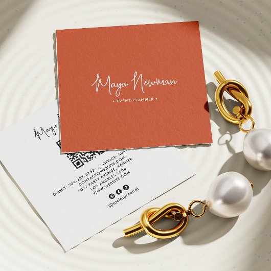 燃えたオレンジ色のモダン署ミニマル名QRコード スクエア名刺