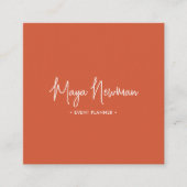 燃えたオレンジ色のモダン署ミニマル名QRコード スクエア名刺 (正面)