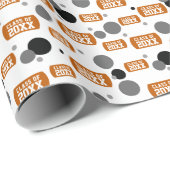 燃えたオレンジ色の"クラス"犬のラベルとドットのパターン ラッピングペーパー (ロールコーナー)