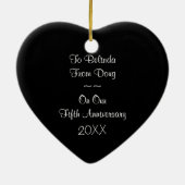 燃えるようなオレンジフラクタルのハートのデザインの記念品 セラミックオーナメント (裏面)