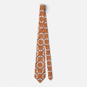 燃えるような赤とオレンジのスターバースト - 幾何学的なモザイク ネクタイ (正面)