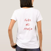 燃えるハート赤パーソナライズされた黒Tシャツ Tシャツ (裏面)